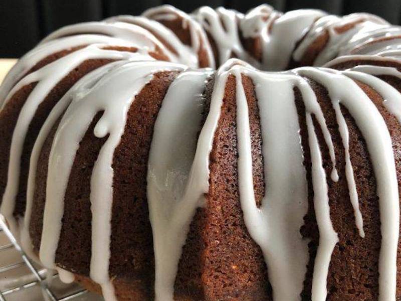 Receta terminada de Pan de Miel en la Cultura Judía - Receta Tradicional con Miel de Abeja, Nueces y Pasas